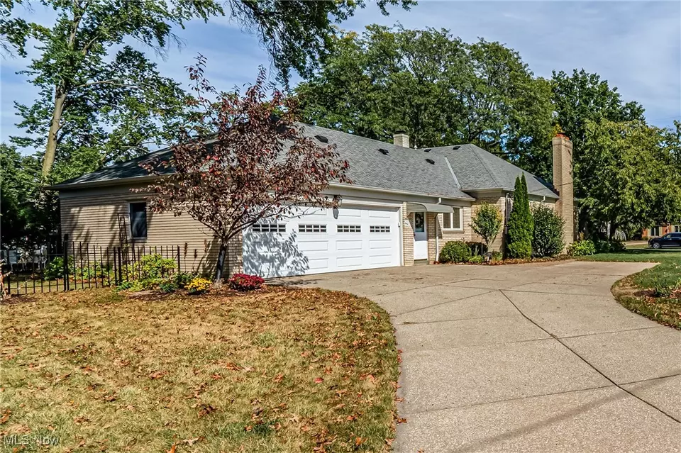 Exterior - 3960 W Valley Dr, Fairview Park, OH 44126 photo 2 of 8
