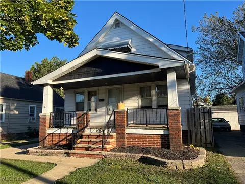19511 Muskoka Ave, Cleveland, OH 44119