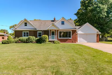 711 Lander Rd, Highland Heights, OH 44143