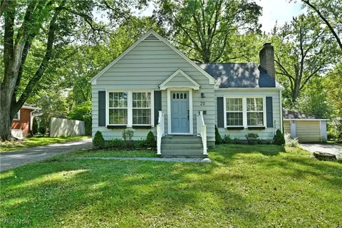 20 Nesbitt St, Poland, OH 44514