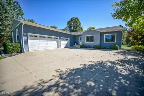 4720 Paradise Rd, Seville, OH 44273