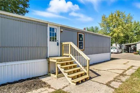 11 Redwood Dr, Beloit, OH 44609 photo 3