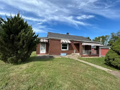164 Locust Ln, Follansbee, WV 26037