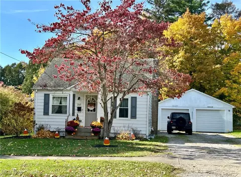262 N Walnut St, Leetonia, OH 44431