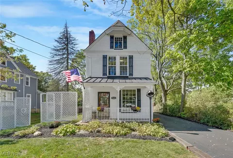 9434 Olde 8 Rd, Northfield Center, OH 44067