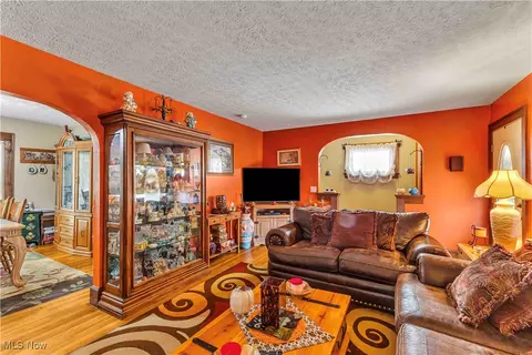 343 15th St, Elyria, OH 44035 photo 3