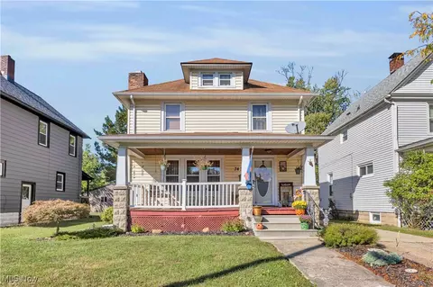 343 15th St, Elyria, OH 44035