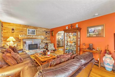 343 15th St, Elyria, OH 44035 photo 4