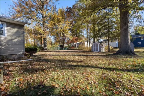 633 Augdon Dr, Elyria, OH 44035 photo 5