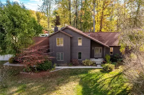 408 Loyola Dr, Elyria, OH 44035
