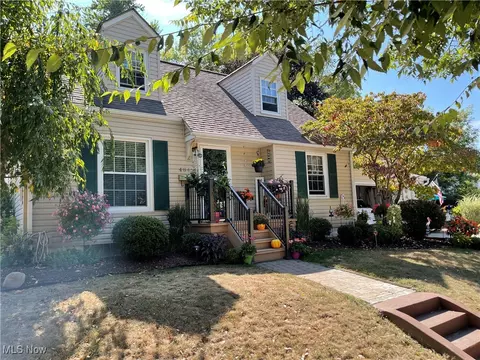 484 Reed Ave, Akron, OH 44301