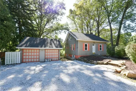 1020 Robinson Ave, Coventry, OH 44203