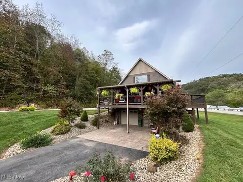 290 Pleasants Valley Rd, New Martinsville, WV 26155