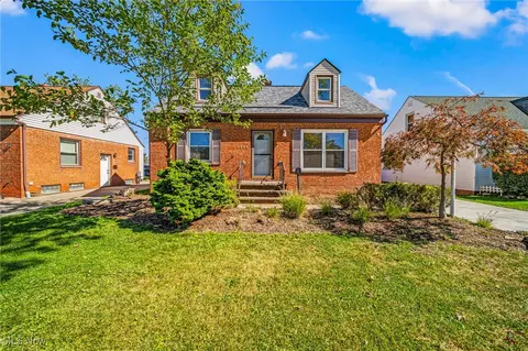 1355 Washington Blvd, Mayfield Heights, OH 44124
