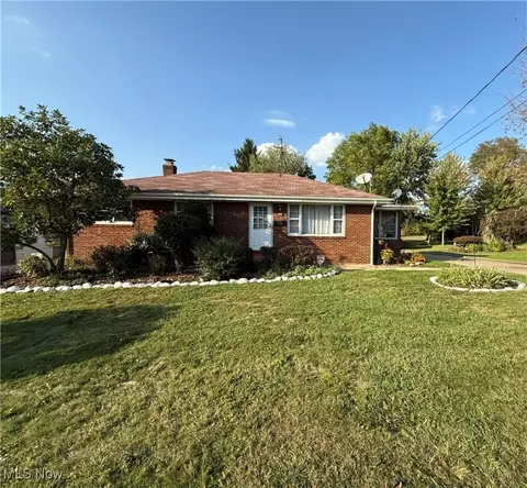 650 Penhale Ave, Campbell, OH 44405