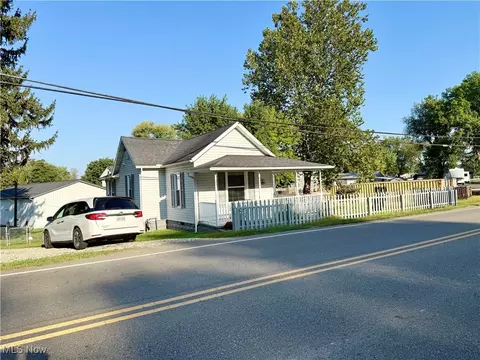 2269 Otsego Ave, Coshocton, OH 43812