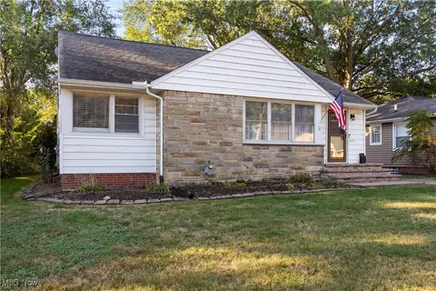 269 Hamilton Ave, Elyria, OH 44035 photo 3