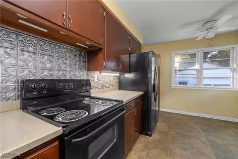 269 Hamilton Ave, Elyria, OH 44035 photo 16