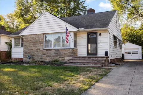 269 Hamilton Ave, Elyria, OH 44035 photo 2