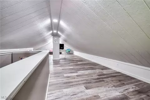 Entry Way - 7423 Cadle Ave, Mentor, OH 44060 photo 3 of 3