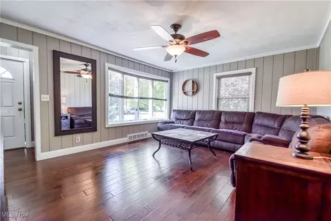 Living - 7423 Cadle Ave, Mentor, OH 44060 photo 1 of 4