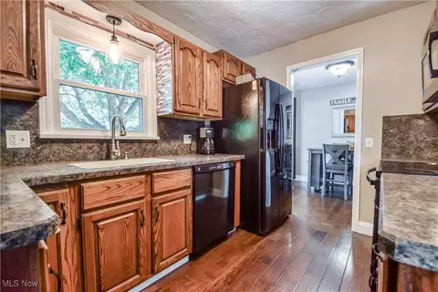 Kitchen - 7423 Cadle Ave, Mentor, OH 44060 photo 1 of 3