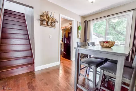 Entry Way - 7423 Cadle Ave, Mentor, OH 44060 photo 2 of 3