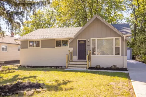 22812 Felch St, Warrensville Heights, OH 44128