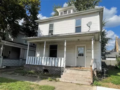 338 Locust St, Coshocton, OH 43812