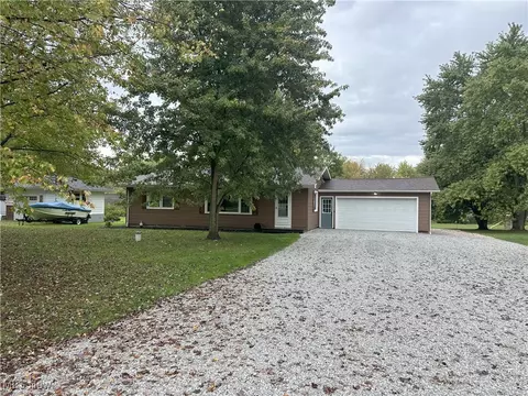 2665 Pinney Topper Rd, Jefferson, OH 44047