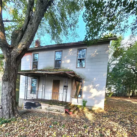 308 N 6th St, Cambridge, OH 43725