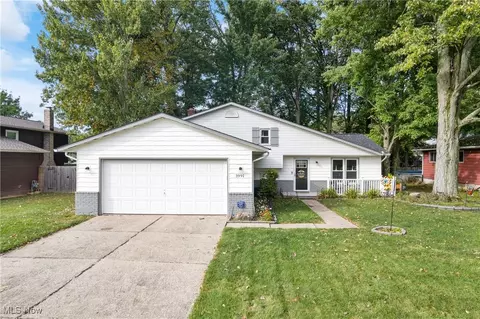 3991 Buckingham Dr, Brunswick, OH 44212