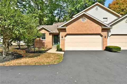211 Talsman Dr #1, Canfield, OH 44406