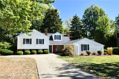 3115 Bradley Rd, Westlake, OH 44145