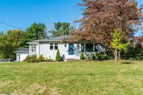 10277 Market Ave N, Hartville, OH 44632