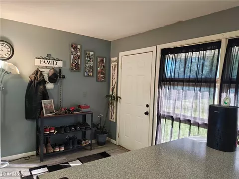 Entry Way - 5923 Ogden Ave, Ashtabula, OH 44004 photo 2 of 3