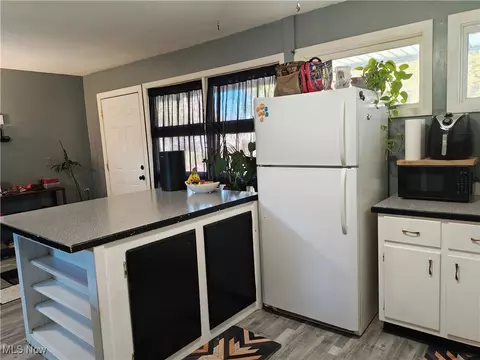 Kitchen - 5923 Ogden Ave, Ashtabula, OH 44004 photo 4 of 5