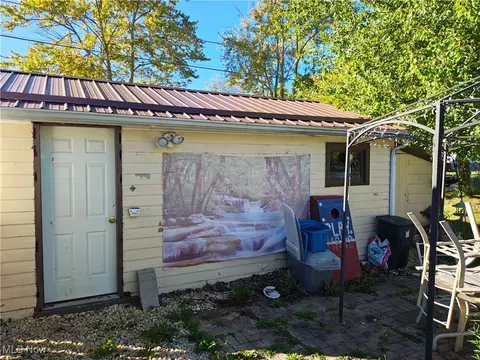 Exterior - 5923 Ogden Ave, Ashtabula, OH 44004 photo 5 of 13