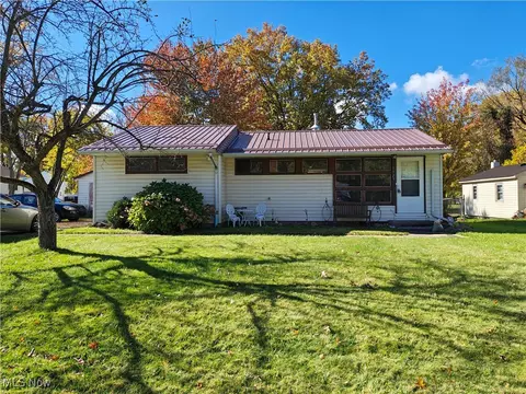 5923 Ogden Ave, Ashtabula, OH 44004