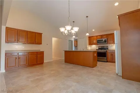 6464 Harness Cir NE, Canton, OH 44721 photo 10