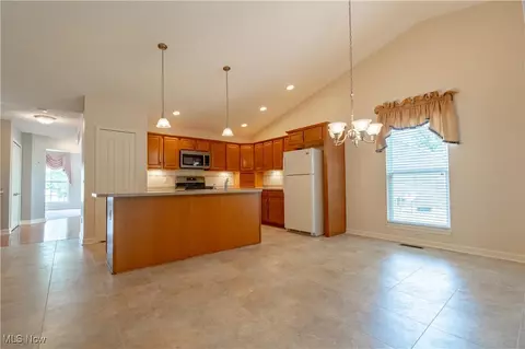 6464 Harness Cir NE, Canton, OH 44721 photo 12