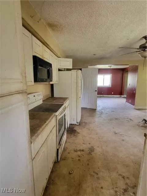 Entry Way - 43650 Lafferty Rd, Flushing, OH 43977 photo 1 of 3
