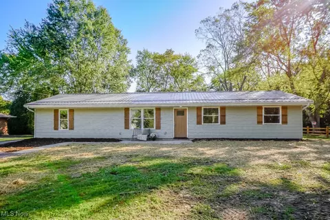 9081 N Bedford Rd, Macedonia, OH 44056