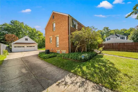 2075 E 226th St, Euclid, OH 44117 photo 4