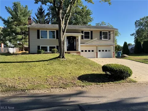 707 Parkview Ave, Canal Fulton, OH 44614