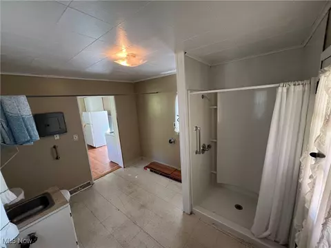 Bath - 179 Marshall St, Conneaut, OH 44030 photo 1 of 2