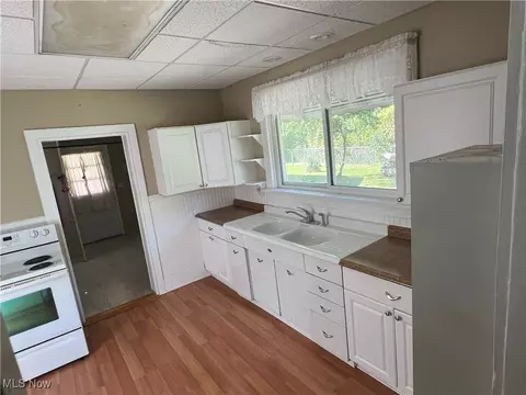 Kitchen - 179 Marshall St, Conneaut, OH 44030 photo 2 of 3