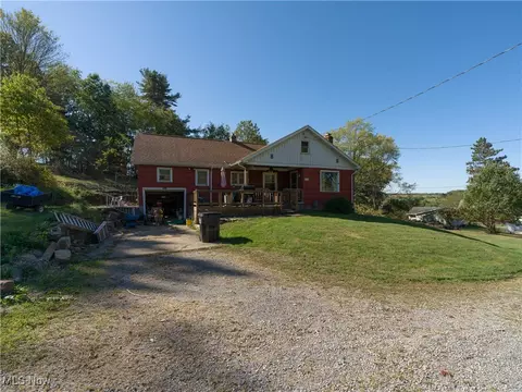 7678 Waynesburg Dr SE, Waynesburg, OH 44688