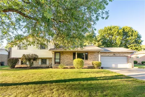 2554 Mary Lou St NW, Massillon, OH 44646