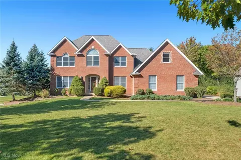 8373 Hunting Dr, North Royalton, OH 44133
